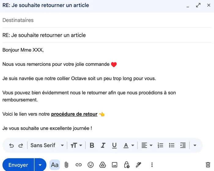 Un brouillon de réponse à une cliente, généré automatiquement et anonymisé, prêt pour relecture