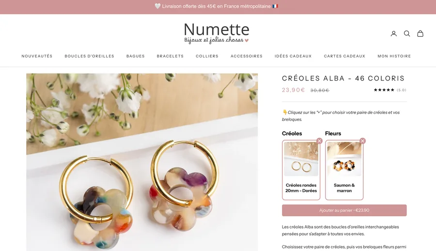 La fiche produit Alba de Numette, où les clientes composent leur pack de breloques